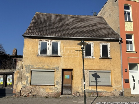 Mehrfamilienhaus kaufen in Egeln, 306 m² Grundstück, 200 m² Wohnfläche, 1 Zimmer