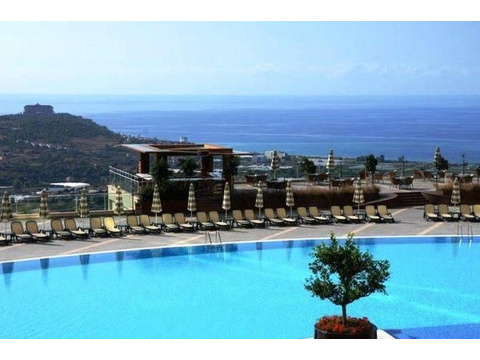 !!! Achtung Notverkauf !!! Luxus Villa mit 5 Schlafzimmern im Gold City Komplex