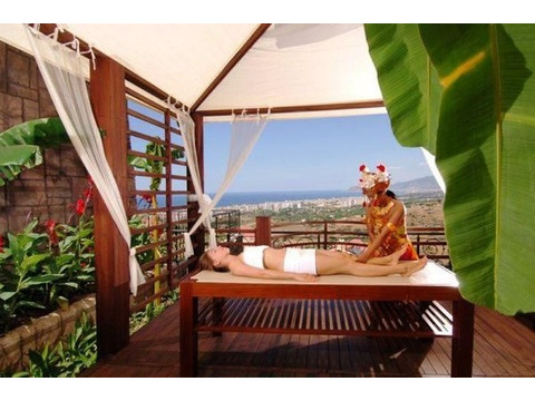 !!! Achtung Notverkauf !!! Luxus Villa mit 5 Schlafzimmern im Gold City Komplex