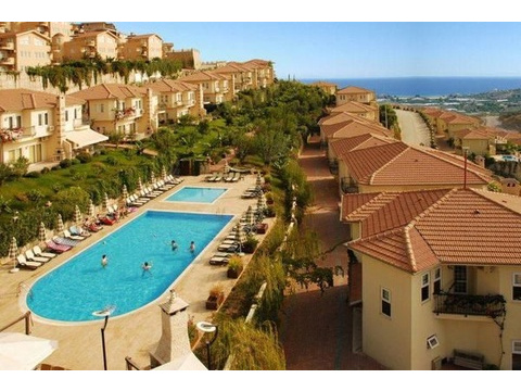 !!! Achtung Notverkauf !!! Luxus Villa mit 5 Schlafzimmern im Gold City Komplex