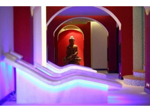 !!! Achtung Notverkauf !!! Luxus Villa mit 5 Schlafzimmern im Gold City Komplex