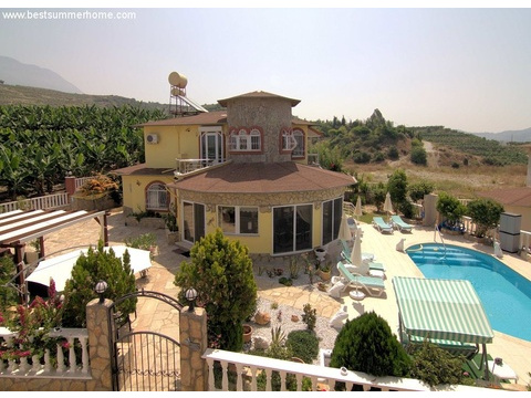 Villa kaufen in Mahmutlar, 730 m² Grundstück, 230 m² Wohnfläche, 5 Zimmer