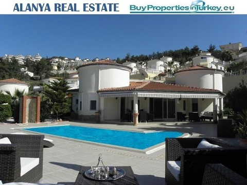 Exclusive Bungalow Villa mit privatem Pool und Sauna in sehr gepflegten Villenpark