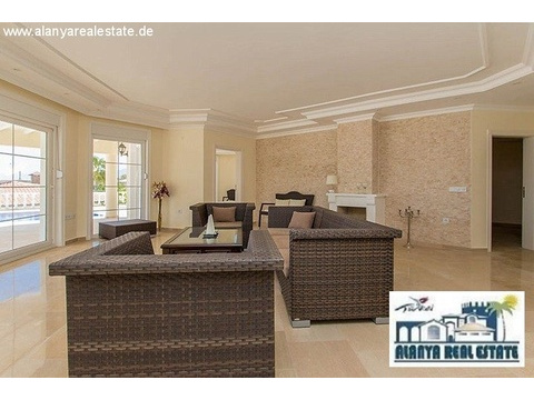 Gold Bau 4 geräumige Luxus Bungalow Villa10