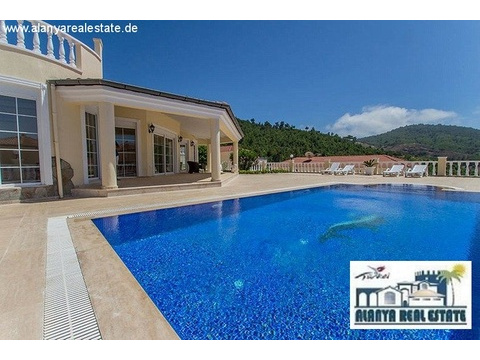 Gold Bau 4 geräumige Luxus Bungalow Villa2