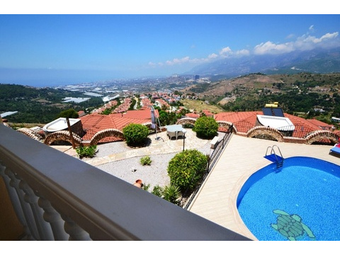 SCHNÄPPCHEN Geräumige möblierte Luxusvilla mit Pool und Meerblick (13)