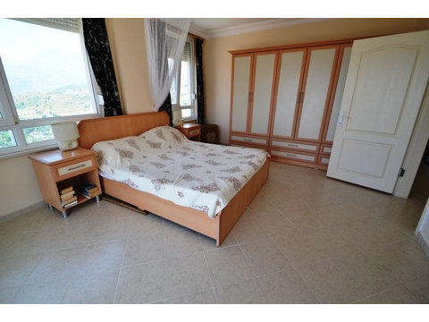 SCHNÄPPCHEN Geräumige möblierte Luxusvilla mit Pool und Meerblick (21)