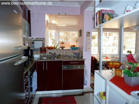 SCHNÄPPCHEN!!!! Super Meerblick! Möblierte 3-Zimmer Wohnung am historischen Burgberg.