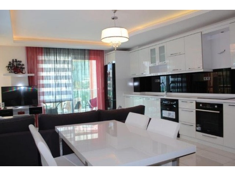 moderne Apartments in aller bester Lage mit Meerblick nur 25 m vom Strand entfernt in Alanya...