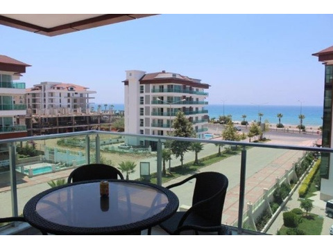 moderne Apartments in aller bester Lage mit Meerblick nur 25 m vom Strand entfernt in Alanya...