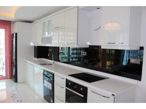moderne Apartments in aller bester Lage mit Meerblick nur 25 m vom Strand entfernt in Alanya...