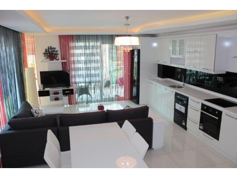 moderne Apartments in aller bester Lage mit Meerblick nur 25 m vom Strand entfernt in Alanya...