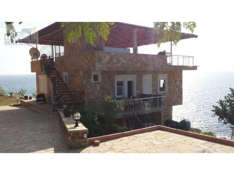 Einmaliges Objekt Villa direkt am Meer26