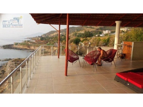 Einmaliges Objekt Villa direkt am Meer8
