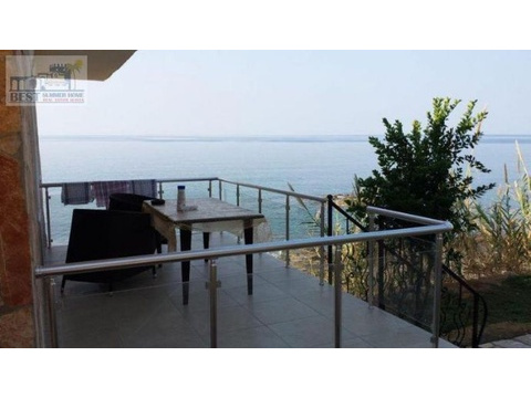 Einmaliges Objekt Villa direkt am Meer14