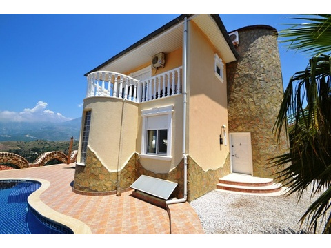 SCHNÄPPCHEN Geräumige möblierte Luxusvilla mit Pool und Meerblick (2)