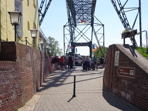 Schwebefähre