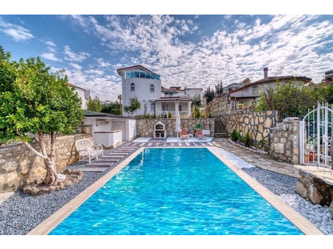 Villa kaufen in Alanya, 700 m² Grundstück, 200 m² Wohnfläche, 5 Zimmer
