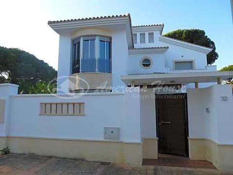 Einfamilienhaus kaufen in Chiclana de la Frontera, 483 m² Grundstück, 210 m² Wohnfläche, 5 Zimmer