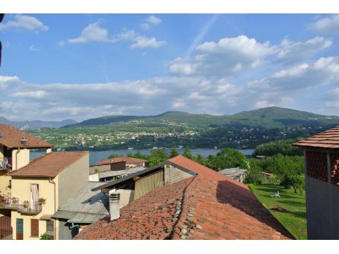 Maisonette- Wohnung kaufen in Annone di Brianza, mit Stellplatz, 400 m² Wohnfläche, 8 Zimmer