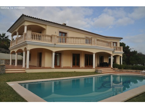 Einfamilienhaus kaufen in Sol de Mallorca, 250 m² Wohnfläche, 6 Zimmer