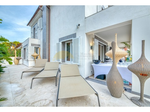 Villa kaufen in El Arenal, 562 m² Grundstück, 230 m² Wohnfläche, 5 Zimmer