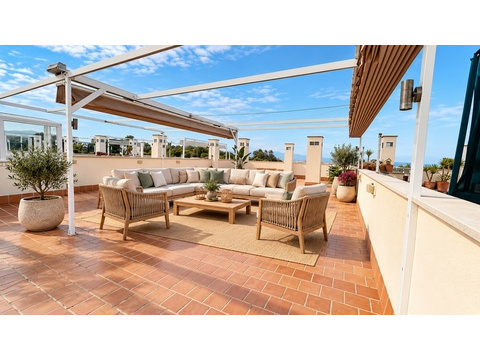 Dachterrasse mit intelligenter Zoneneinteilung und motorisierter Beschattung