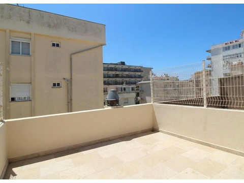 Dachterrasse mit Weitblick und hochwertiger Umrandungssicherung