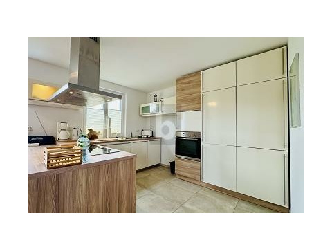Dachgeschosswohnung kaufen in Breege, mit Stellplatz, 81 m² Wohnfläche, 4 Zimmer
