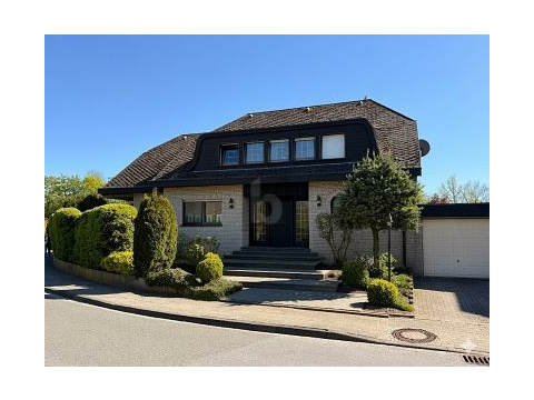 Einfamilienhaus kaufen in Ahlen, mit Stellplatz, 557 m² Grundstück, 234 m² Wohnfläche, 8 Zimmer