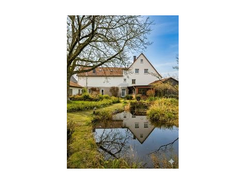 Einfamilienhaus kaufen in Möhnesee, mit Stellplatz, 2.072 m² Grundstück, 390 m² Wohnfläche, 13 Zimmer