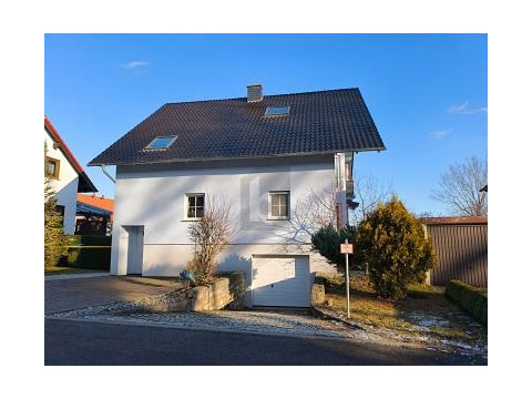 Zweifamilienhaus kaufen in Arnstadt, mit Stellplatz, 502 m² Grundstück, 214 m² Wohnfläche, 8 Zimmer
