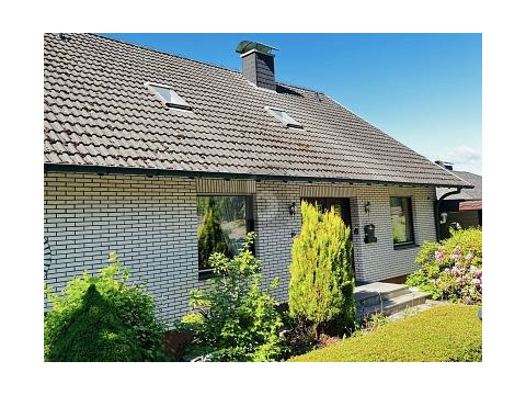 Einfamilienhaus kaufen in Dassel, mit Stellplatz, 810 m² Grundstück, 167 m² Wohnfläche, 6 Zimmer