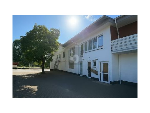 Wohn und Geschäftshaus kaufen in Stade, mit Stellplatz
