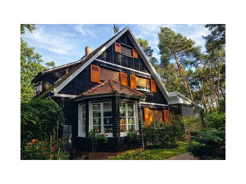 Einfamilienhaus kaufen in Schönfeld, mit Stellplatz, 9.651 m² Grundstück, 370 m² Wohnfläche, 10 Zimmer