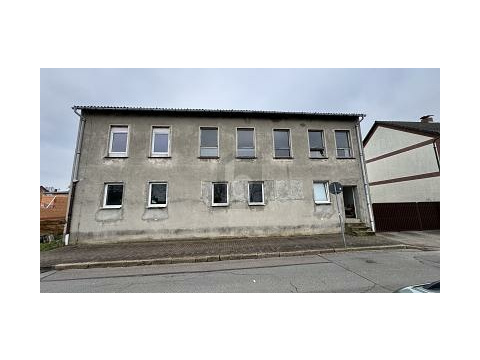 Einfamilienhaus kaufen in Lübz, 372 m² Grundstück, 327 m² Wohnfläche, 10 Zimmer
