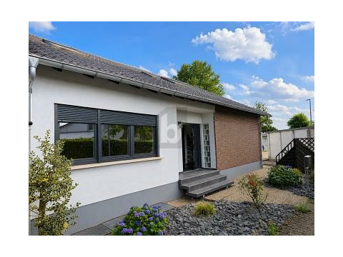 Reihenendhaus kaufen in Saarlouis, mit Stellplatz, 548 m² Grundstück, 170 m² Wohnfläche, 6 Zimmer