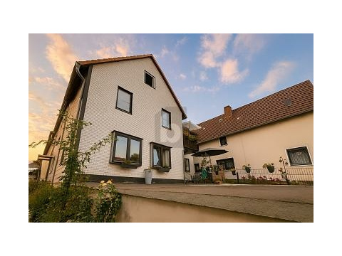 Einfamilienhaus kaufen in Duderstadt, mit Stellplatz, 512 m² Grundstück, 135 m² Wohnfläche, 8 Zimmer