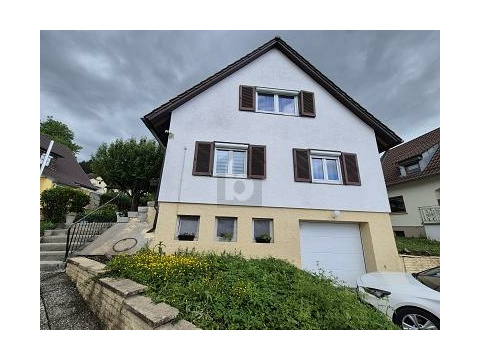 Einfamilienhaus kaufen in Villingen-Schwenningen, mit Stellplatz, 807 m² Grundstück, 100 m² Wohnfläche, 4 Zimmer