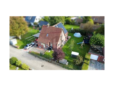 Einfamilienhaus kaufen in Varel, mit Stellplatz, 665 m² Grundstück, 125 m² Wohnfläche, 6 Zimmer