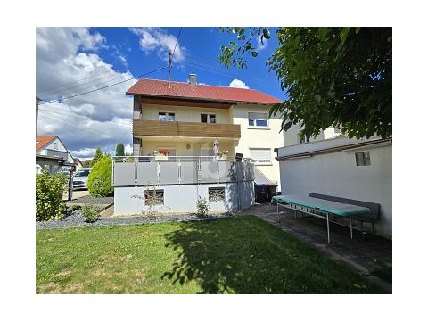 Zweifamilienhaus kaufen in Nufringen, mit Stellplatz, 498 m² Grundstück, 147 m² Wohnfläche, 6 Zimmer
