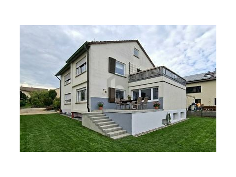 Zweifamilienhaus kaufen in Sindelfingen, mit Stellplatz, 500 m² Grundstück, 160 m² Wohnfläche, 7 Zimmer