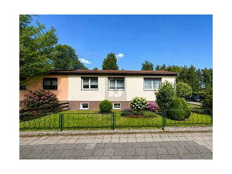 Doppelhaushälfte kaufen in Osterburg, mit Stellplatz, 1.000 m² Grundstück, 150 m² Wohnfläche, 6 Zimmer