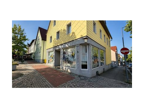 Wohn und Geschäftshaus kaufen in Villingen-Schwenningen, mit Stellplatz