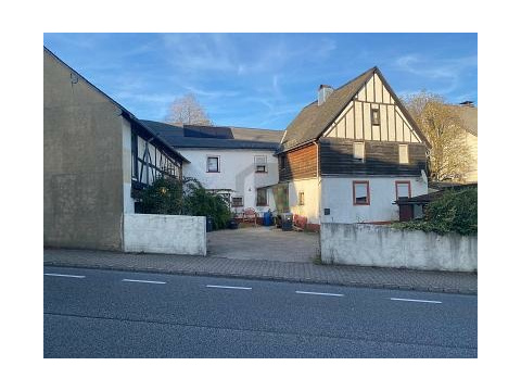 Einfamilienhaus kaufen in Büchel, mit Stellplatz, 1.000 m² Grundstück, 200 m² Wohnfläche, 5 Zimmer