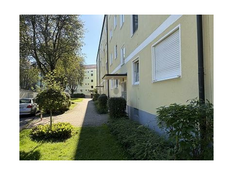 Etagenwohnung kaufen in Kirchseeon, mit Stellplatz, 67 m² Wohnfläche, 3 Zimmer