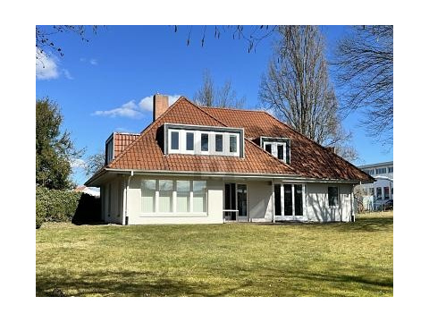 Zweifamilienhaus mieten in Northeim, mit Stellplatz, 2.600 m² Grundstück, 160 m² Wohnfläche, 7 Zimmer