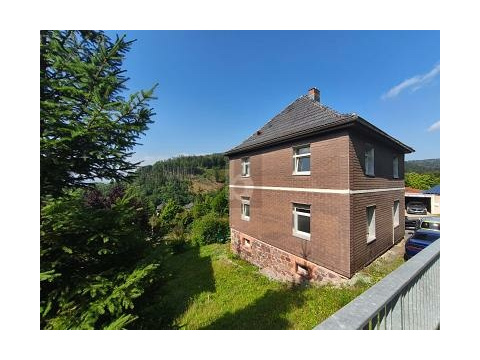 Zweifamilienhaus kaufen in Sonneberg, mit Stellplatz, 485 m² Grundstück, 115 m² Wohnfläche, 7 Zimmer