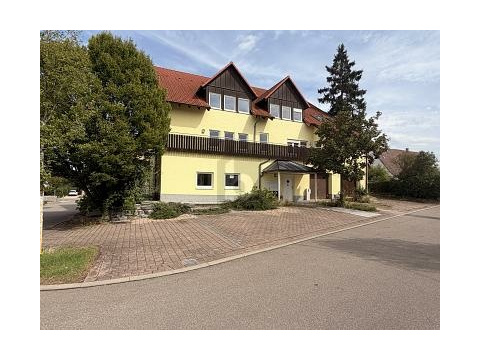 Mehrfamilienhaus kaufen in Crailsheim, mit Stellplatz, 700 m² Grundstück, 1.101 m² Wohnfläche, 24 Zimmer