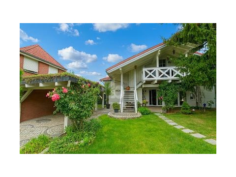 Zweifamilienhaus kaufen in Falkensee, mit Stellplatz, 820 m² Grundstück, 261 m² Wohnfläche, 8 Zimmer